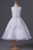 2024 Bateau A Line Flower Girl Dresses With Applique & Beads PYXKC1EA