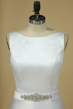 2024 Wedding Dresses A Line Scoop Satin With Beads PQ1FX1AR