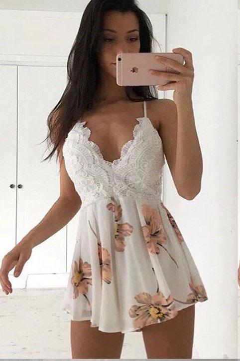 Spaghetti Straps V Neck Above Knee Homecoming Dresses with Lace Short Prom Dresses