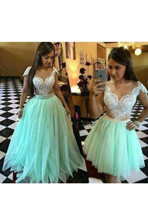 2024 Scoop Prom Dresses A Line Tulle With Applique And Beads P1Y9YR78