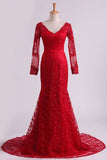 2024 Red V-Neck Evening Dresses Mermaid With Applique Lace PC643HJD