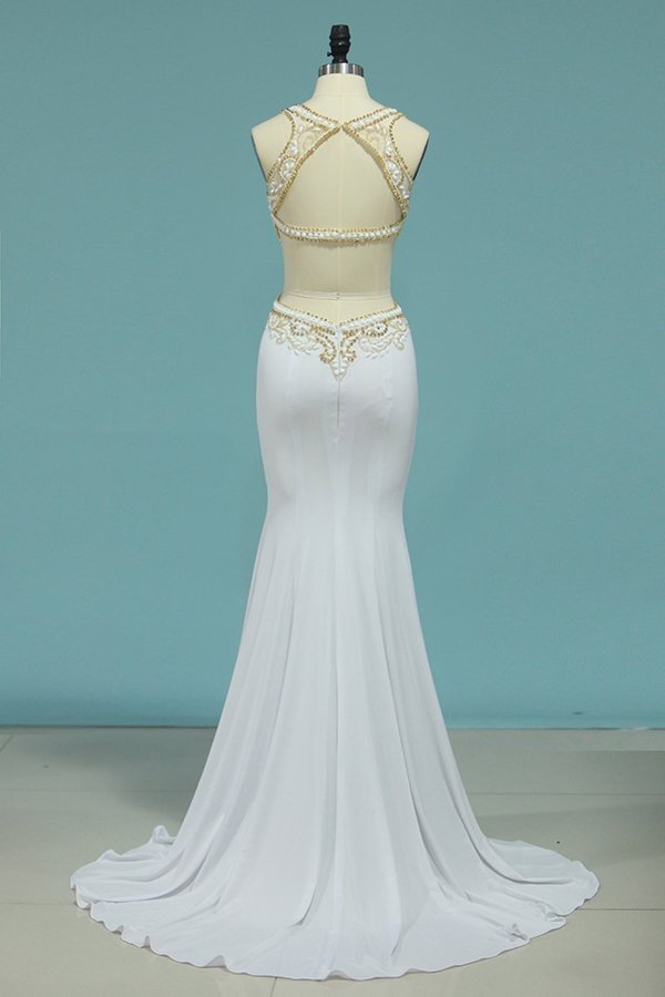 2024 Scoop Prom Dresses Mermaid With Beading&Rhinestones Spandex Sweep PF9KPBJX