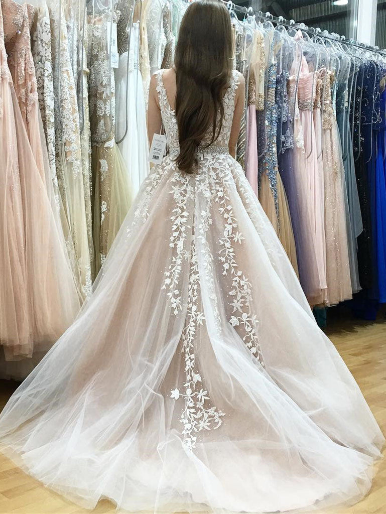 Charming Long Tulle Sleeveless Appliques Wedding Dresses