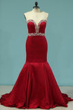 2024 Lace Up Sweetheart Satin With Beading Prom PT3RLERX
